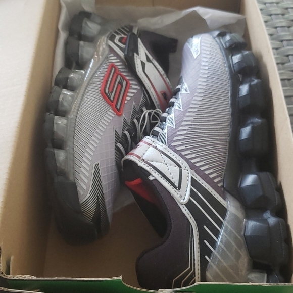 S lights Powered by Skechers - Picture 1 of 6